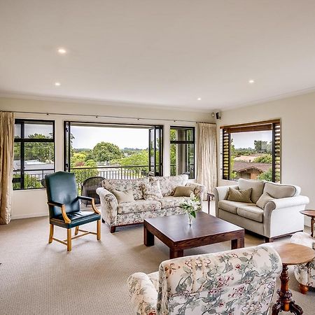 Busby Hill Villa - Havelock North Holiday Home 외부 사진