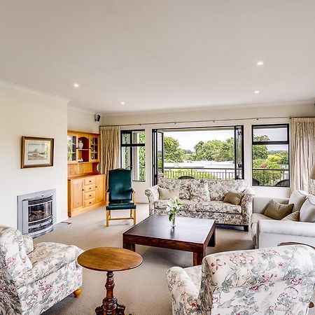 Busby Hill Villa - Havelock North Holiday Home 외부 사진