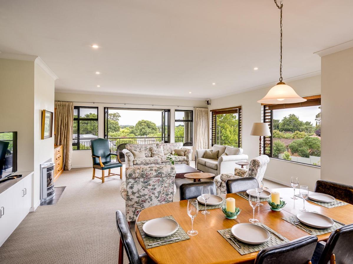 Busby Hill Villa - Havelock North Holiday Home 외부 사진