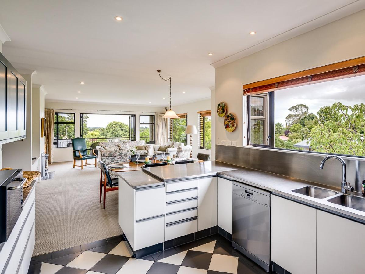 Busby Hill Villa - Havelock North Holiday Home 외부 사진