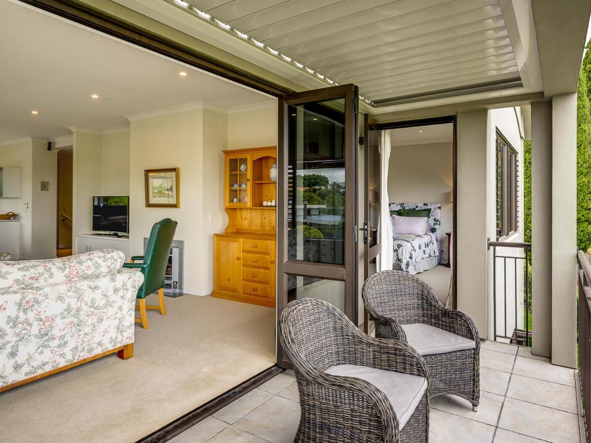 Busby Hill Villa - Havelock North Holiday Home 외부 사진