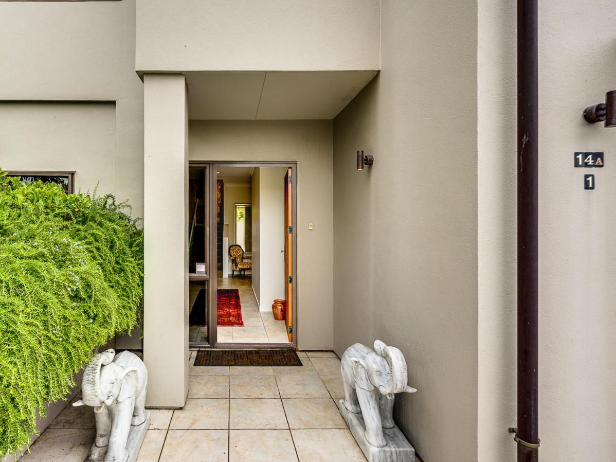Busby Hill Villa - Havelock North Holiday Home 외부 사진