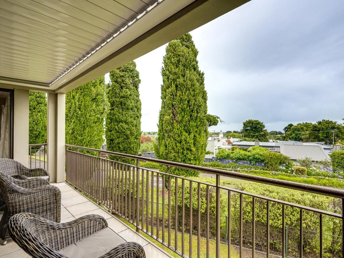 Busby Hill Villa - Havelock North Holiday Home 외부 사진