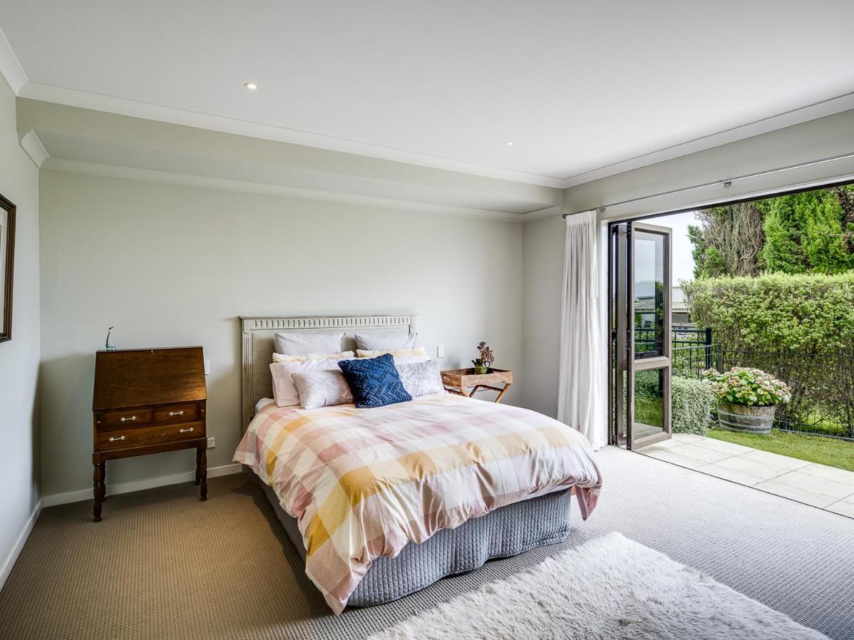 Busby Hill Villa - Havelock North Holiday Home 외부 사진